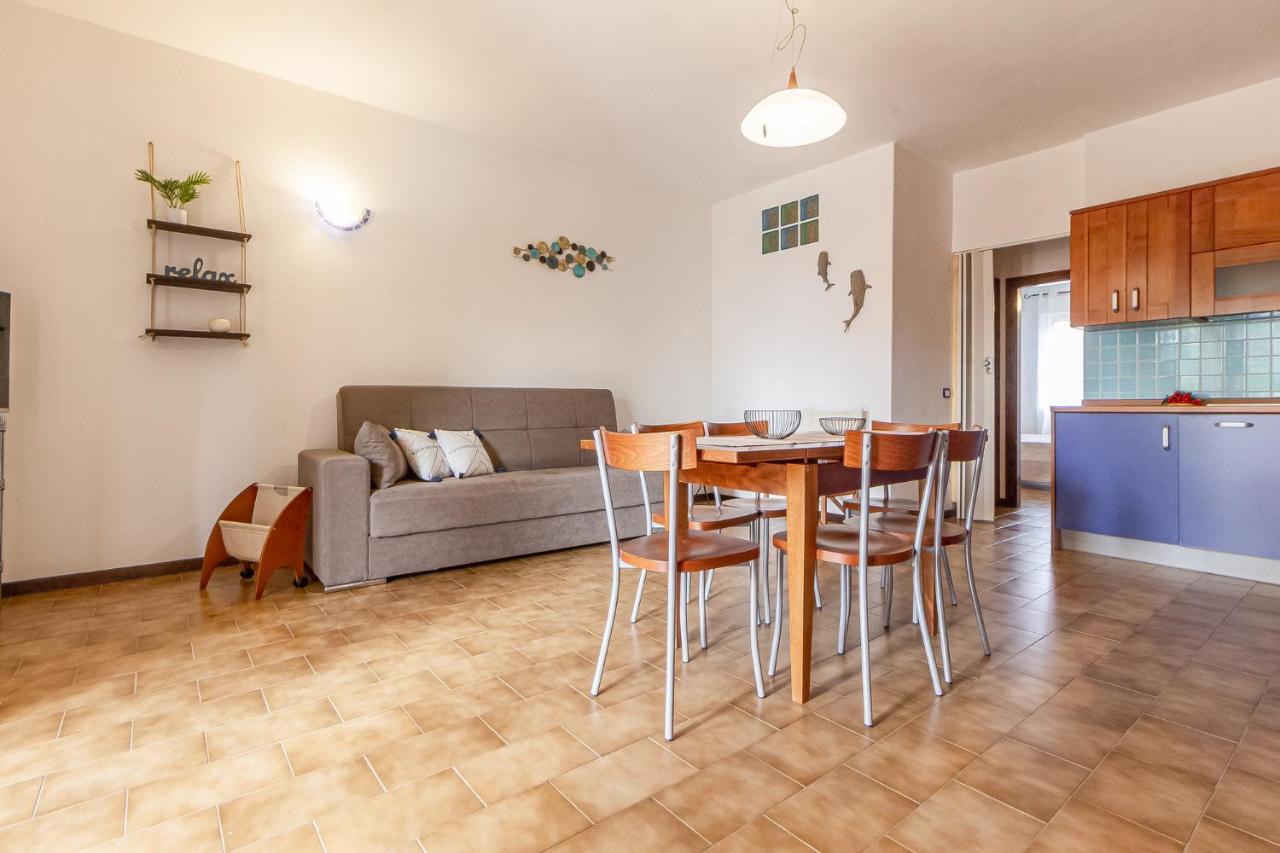 Relax Family House Al Mare Appartement Isola Rossa Buitenkant foto