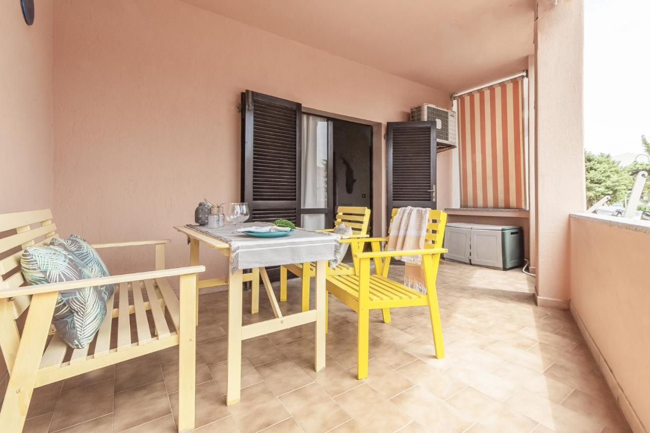 Relax Family House Al Mare Appartement Isola Rossa Buitenkant foto