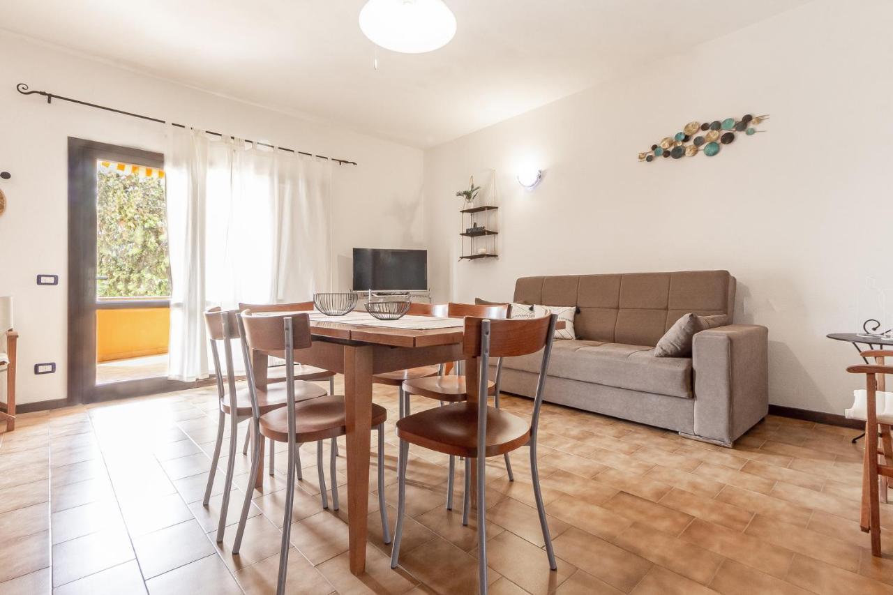 Relax Family House Al Mare Appartement Isola Rossa Buitenkant foto