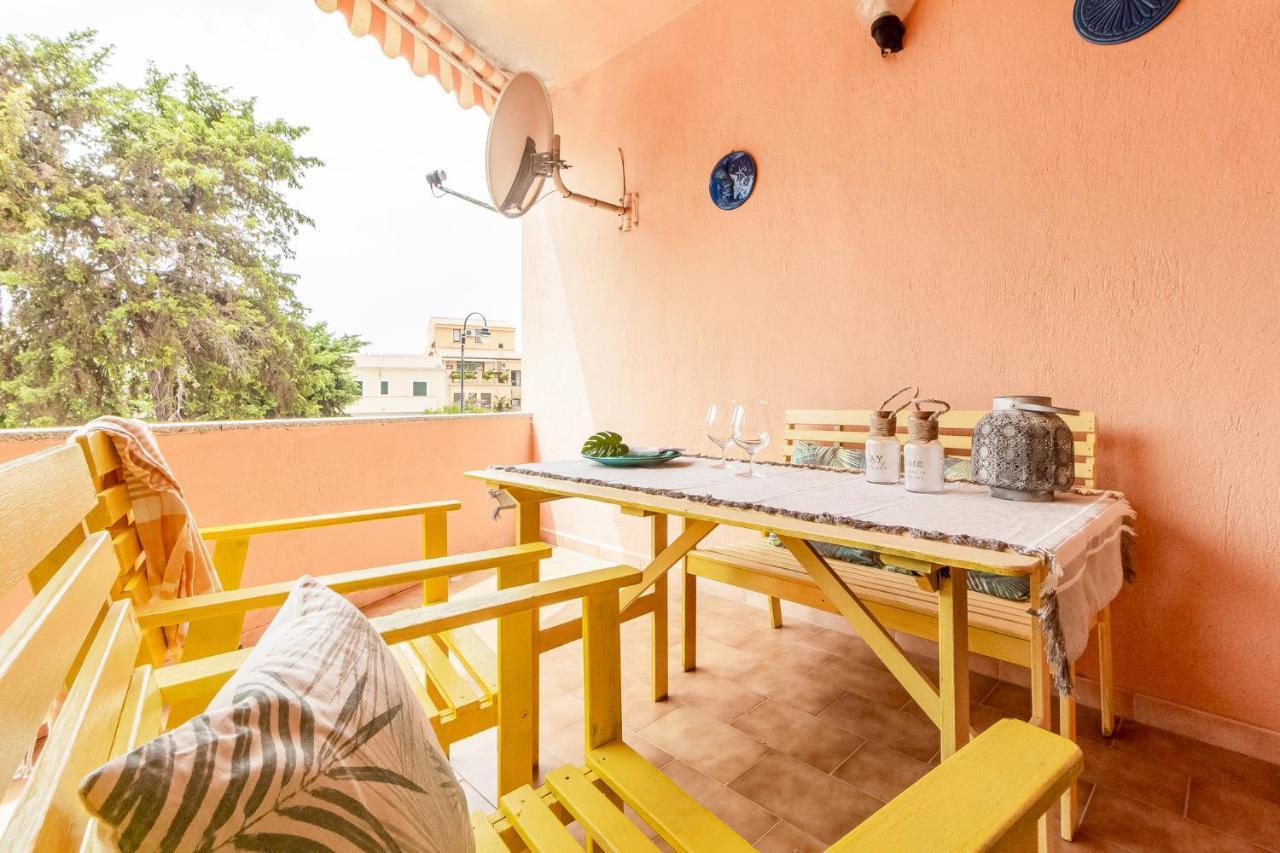Relax Family House Al Mare Appartement Isola Rossa Buitenkant foto