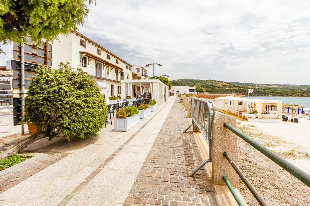 Relax Family House Al Mare Appartement Isola Rossa Buitenkant foto
