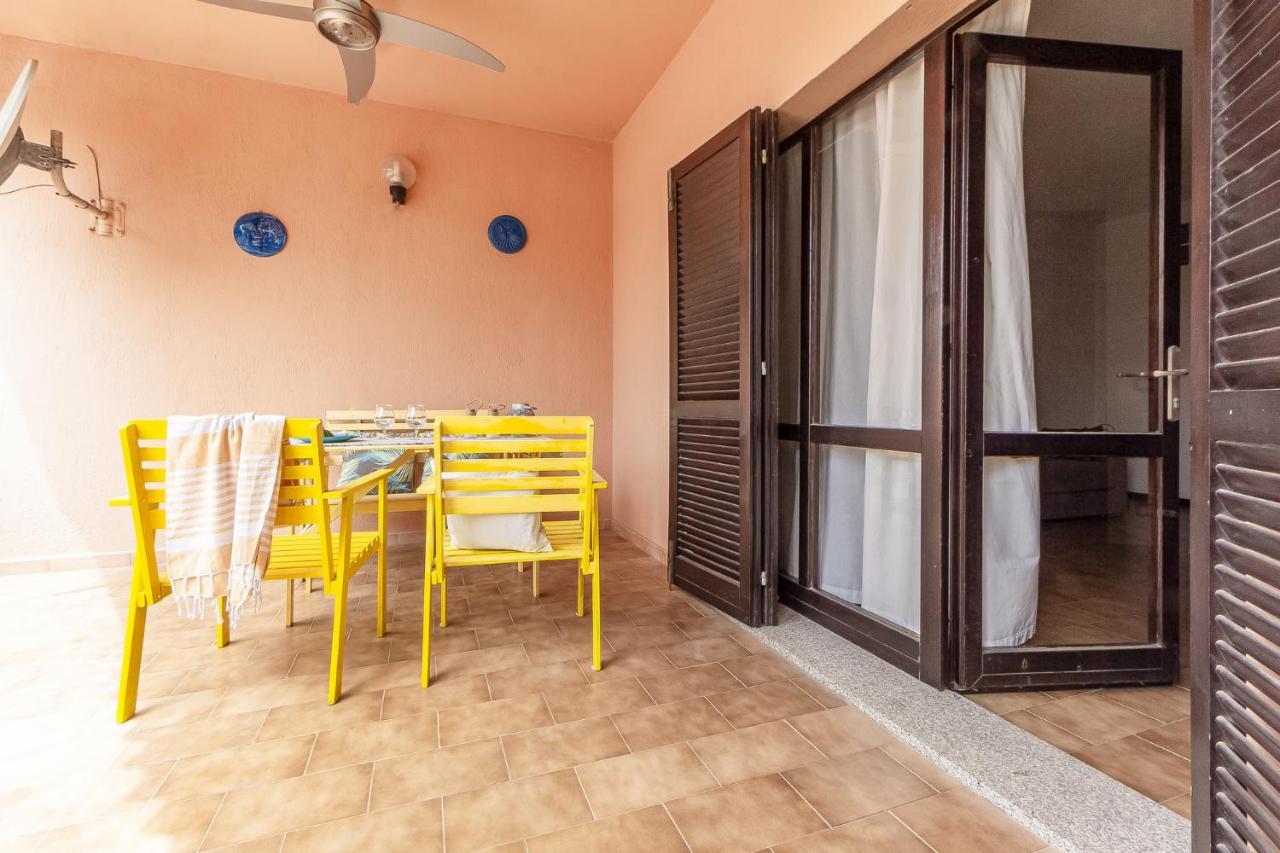 Relax Family House Al Mare Appartement Isola Rossa Buitenkant foto