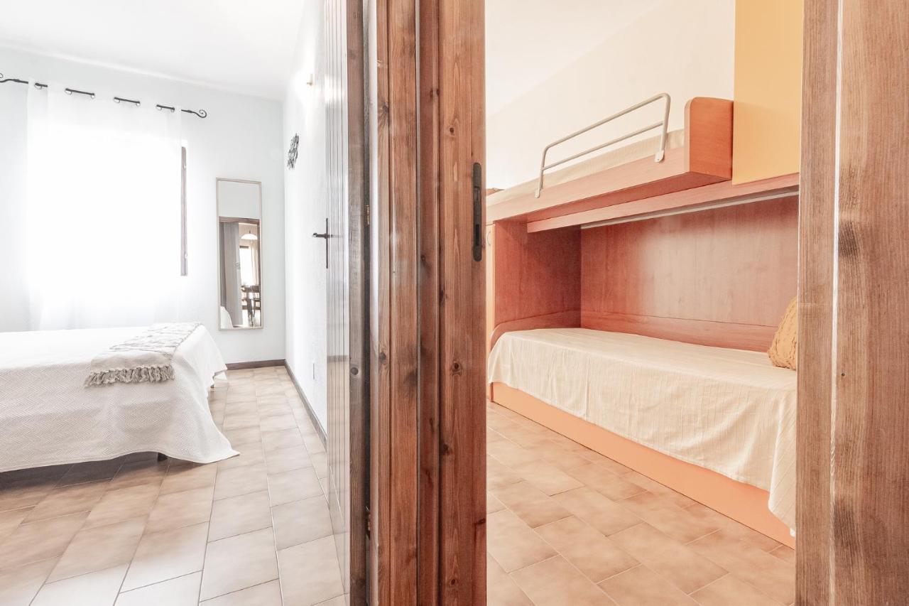 Relax Family House Al Mare Appartement Isola Rossa Buitenkant foto